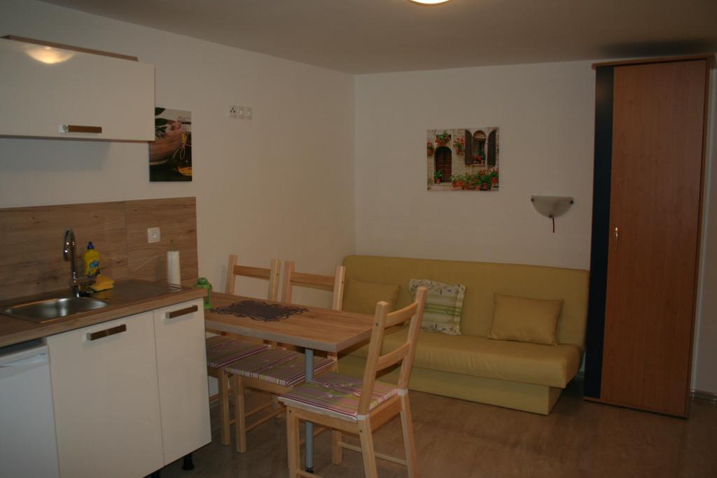 Guesthouse Villa Juric ซริกเวนิซา ภายนอก รูปภาพ
