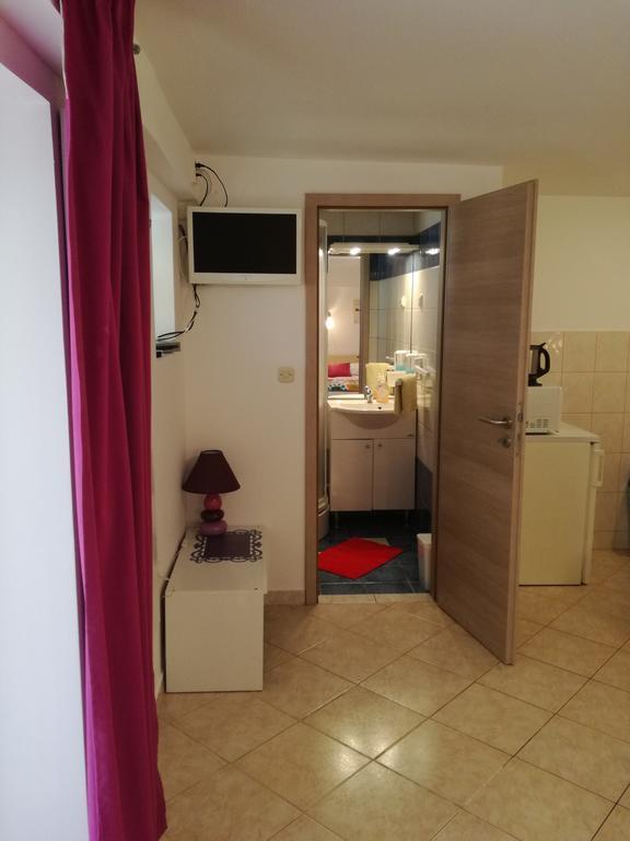 Guesthouse Villa Juric ซริกเวนิซา ภายนอก รูปภาพ